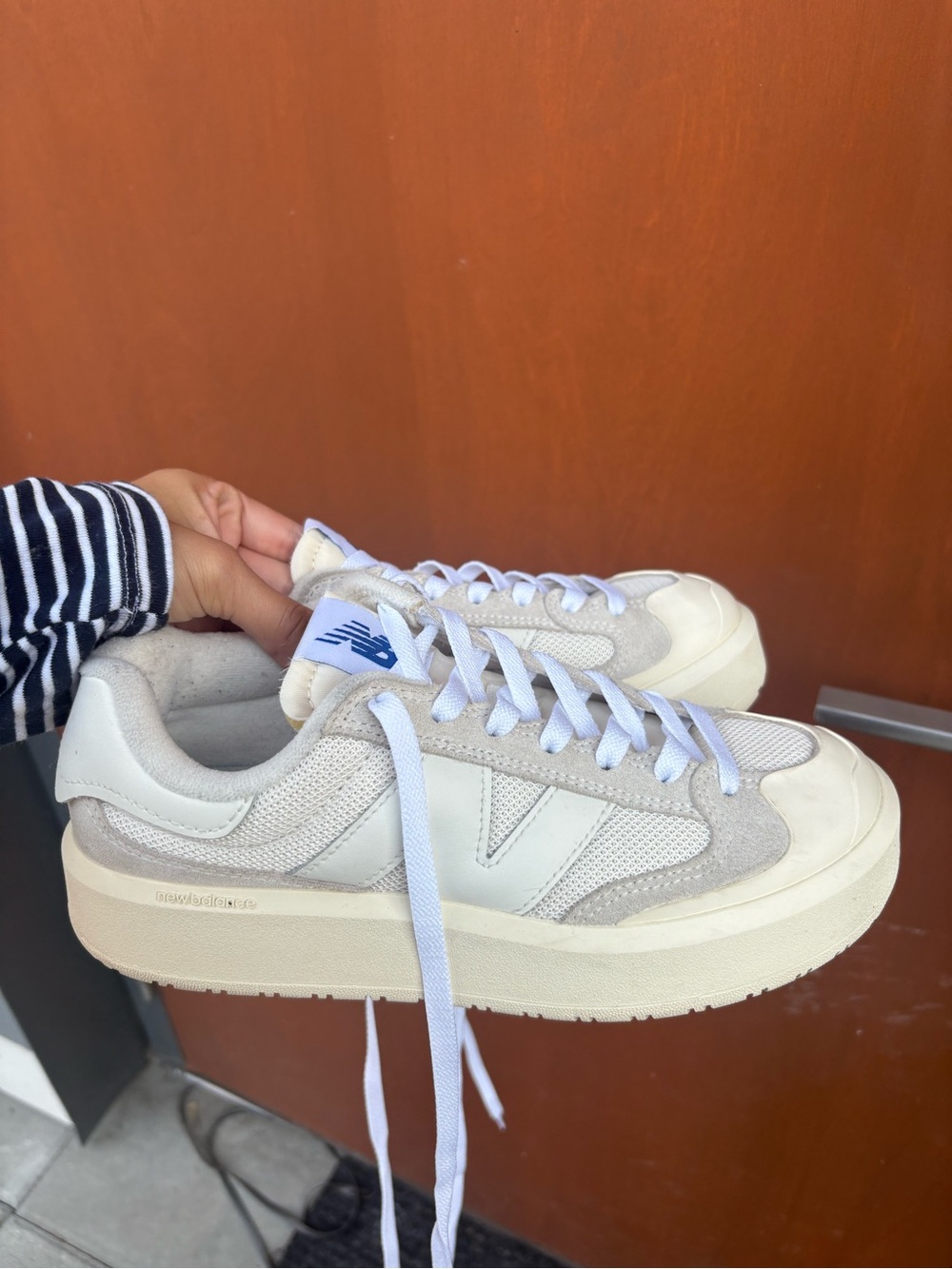 New Balance White & Cream Low-Top Women's Sneakers - Classic Casual Style